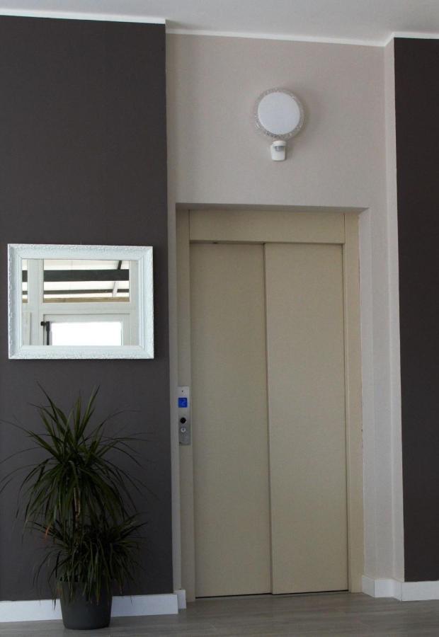 7 Lakes Aparthotel Burolo エクステリア 写真