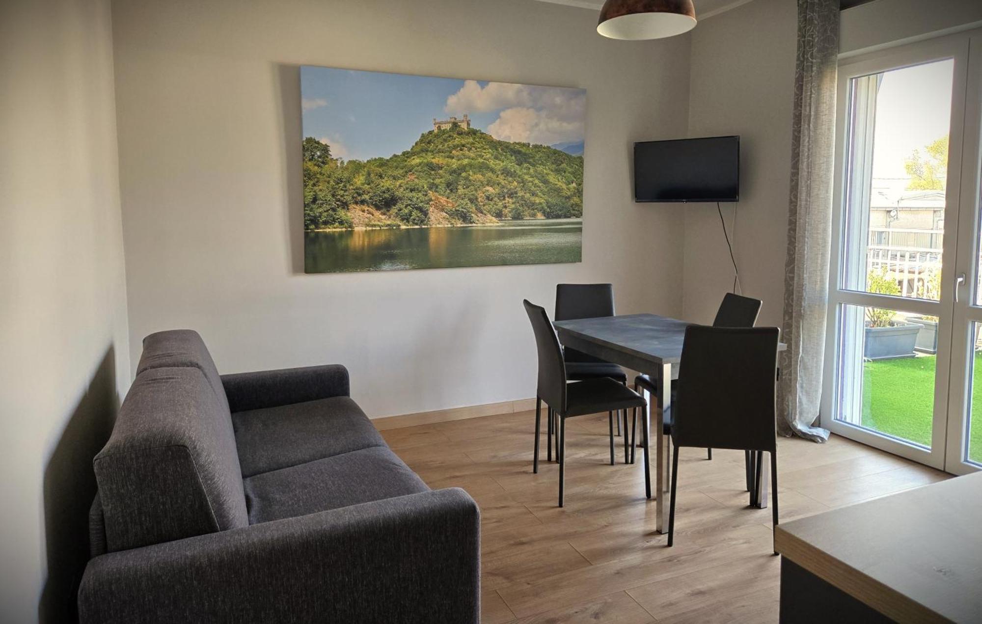 7 Lakes Aparthotel Burolo エクステリア 写真